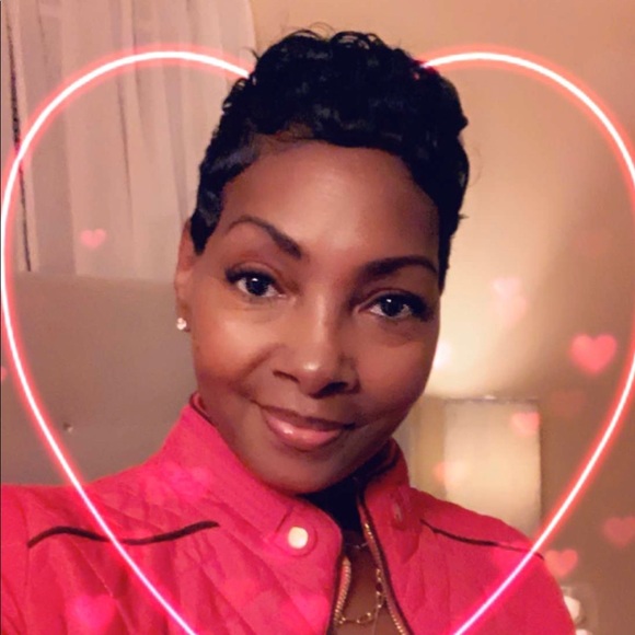 Meet your Posher, Stacey - Picture 4 of 4